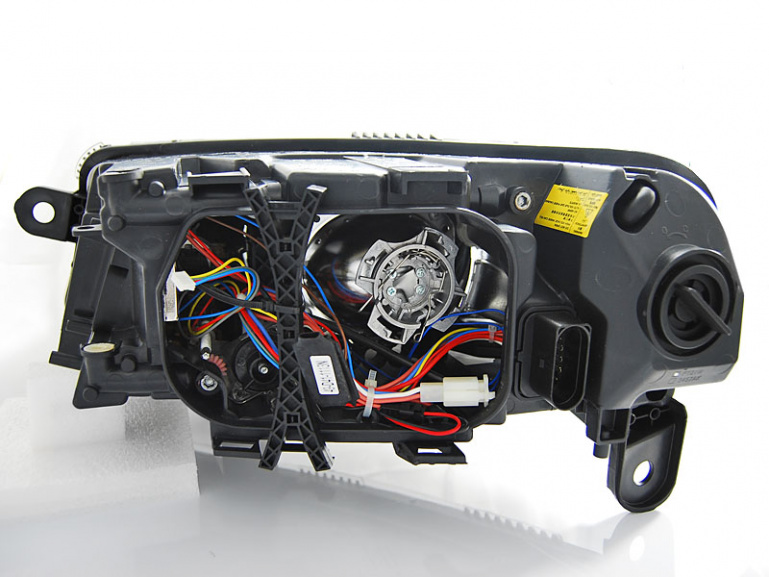 XENON LED Tagfahrlicht Scheinwerfer für Audi A6 C6 (4F) 04-08 chrom LTI